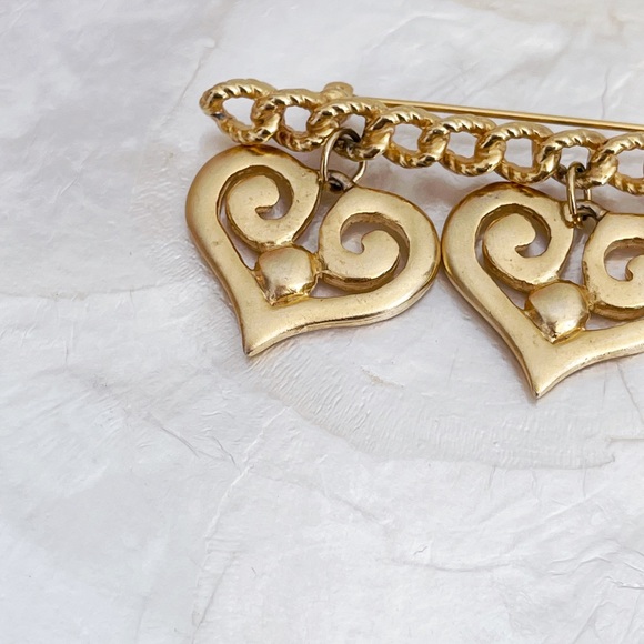 Three Hearts Matte Gold Tone Chain Bar Statement Brooch Dangling Hearts love - Picture 10 of 10